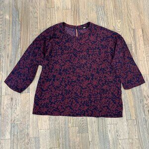 Uniqlo Burgundy/Navy print blouse